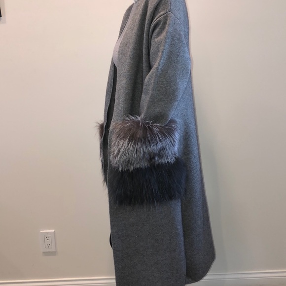 Gray jacket with genuine black fox fur pockets. - Picture 3 of 3
